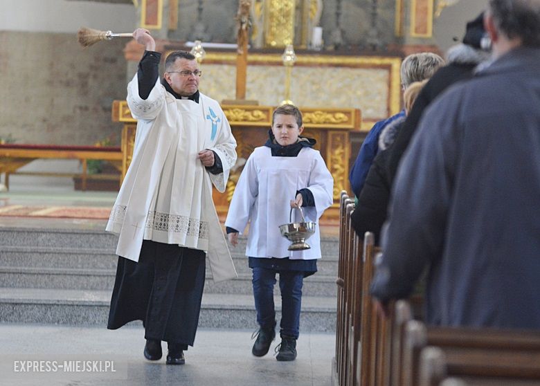 Poświęcenie pokarmów w kościele w Środzie Ślaskiej