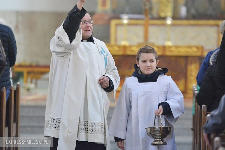 Poświęcenie pokarmów w kościele w Środzie Ślaskiej