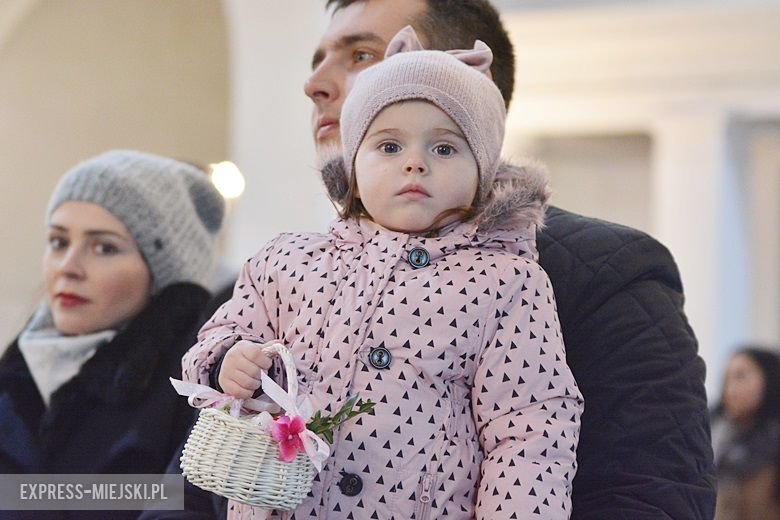 Poświęcenie pokarmów w kościele w Środzie Ślaskiej