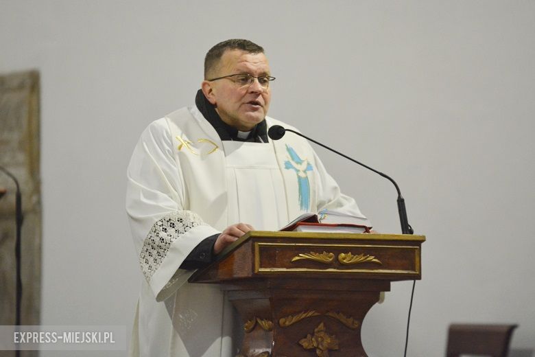 Poświęcenie pokarmów w kościele w Środzie Ślaskiej