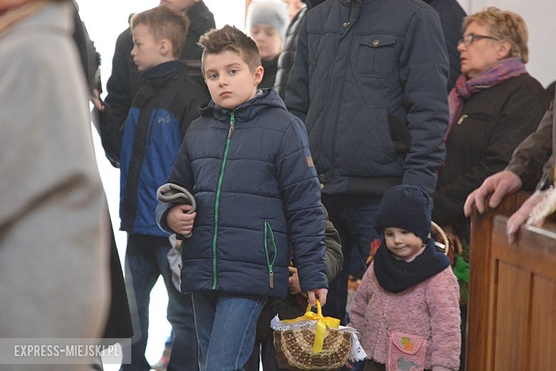 Poświęcenie pokarmów w kościele w Środzie Ślaskiej