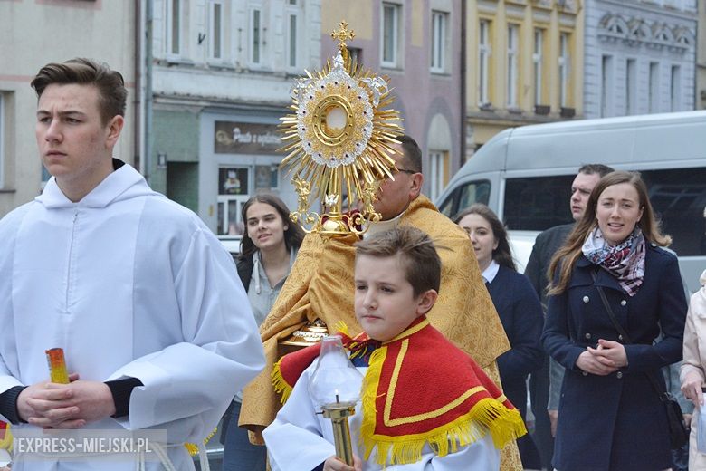 Modlitwa na rynku w Środzie Śląskiej