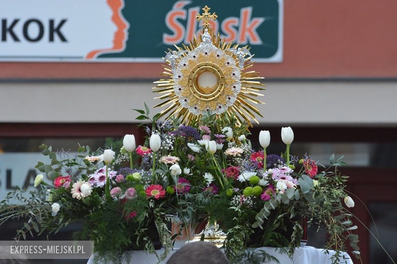Modlitwa na rynku w Środzie Śląskiej