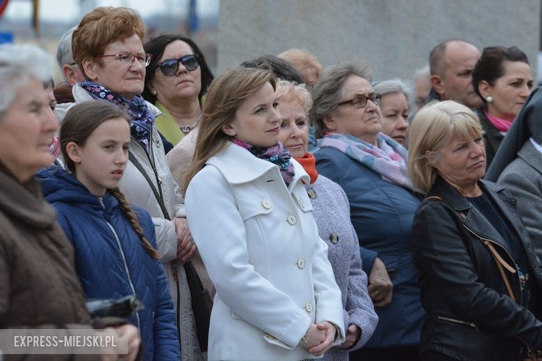 Modlitwa na rynku w Środzie Śląskiej