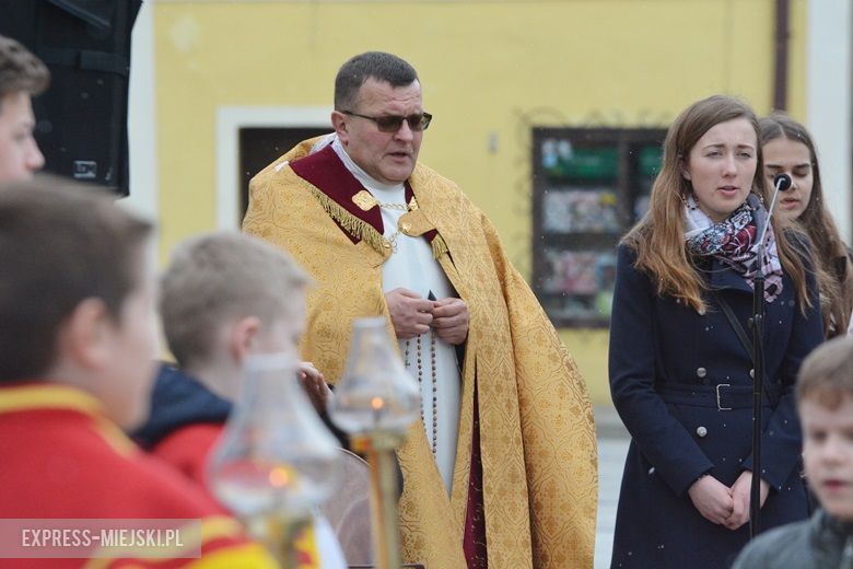 Modlitwa na rynku w Środzie Śląskiej