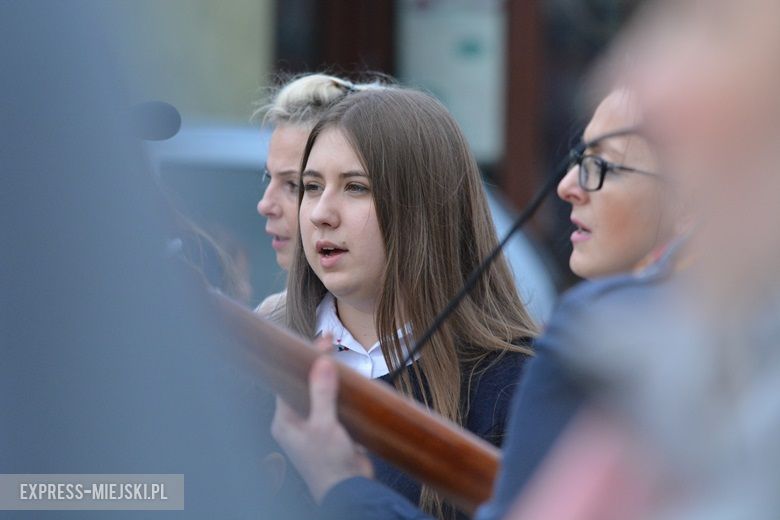 Modlitwa na rynku w Środzie Śląskiej