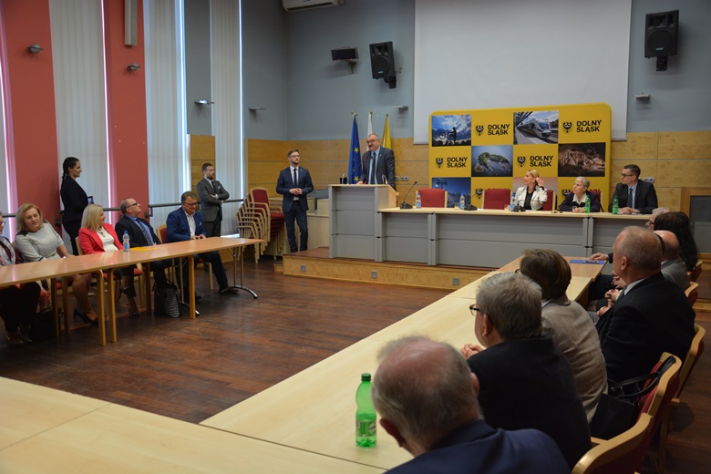 Odebranie promesy od marszałka