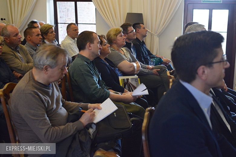 Prezentacja budowy przecisku pod nasypem kolejowym w Miękini