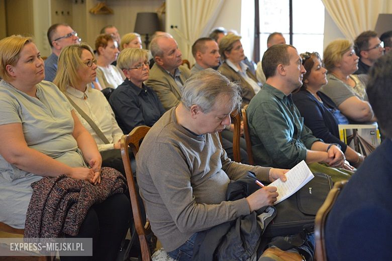 Prezentacja budowy przecisku pod nasypem kolejowym w Miękini