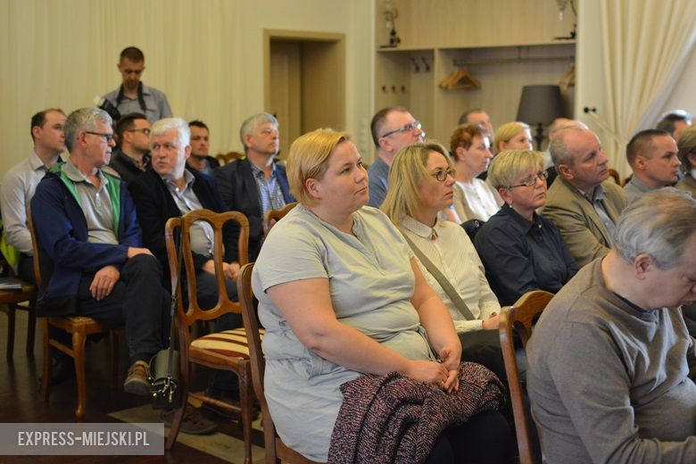 Prezentacja budowy przecisku pod nasypem kolejowym w Miękini