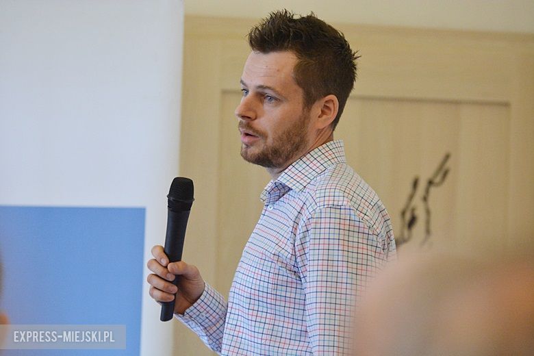 Prezentacja budowy przecisku pod nasypem kolejowym w Miękini