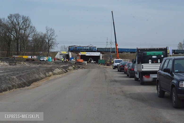 Prezentacja budowy przecisku pod nasypem kolejowym w Miękini