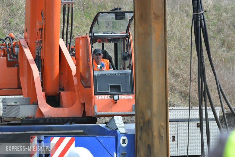 Prezentacja budowy przecisku pod nasypem kolejowym w Miękini