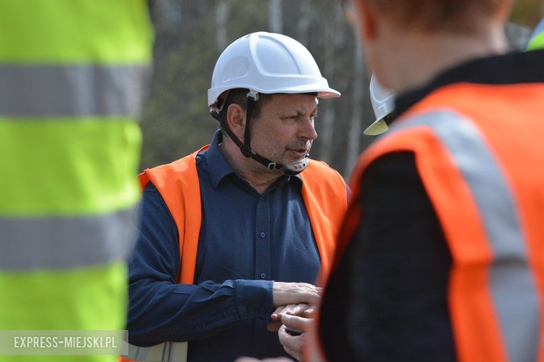 Prezentacja budowy przecisku pod nasypem kolejowym w Miękini