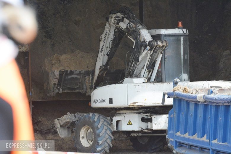 Prezentacja budowy przecisku pod nasypem kolejowym w Miękini