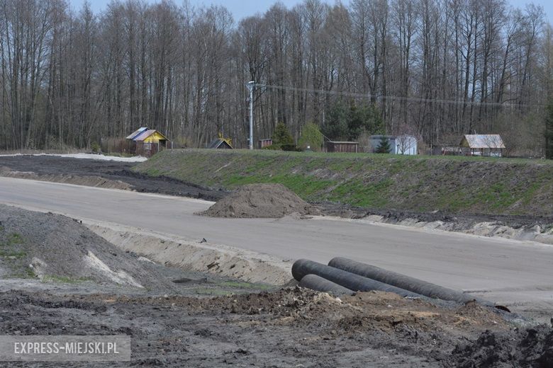 Prezentacja budowy przecisku pod nasypem kolejowym w Miękini