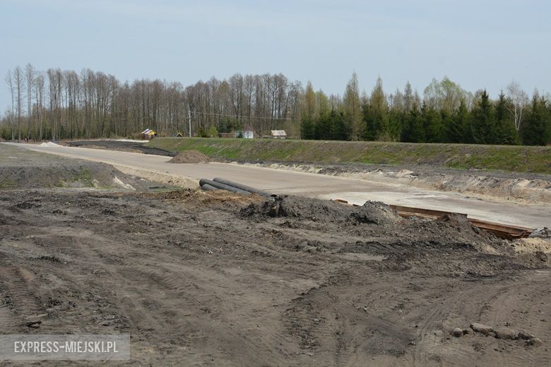 Prezentacja budowy przecisku pod nasypem kolejowym w Miękini