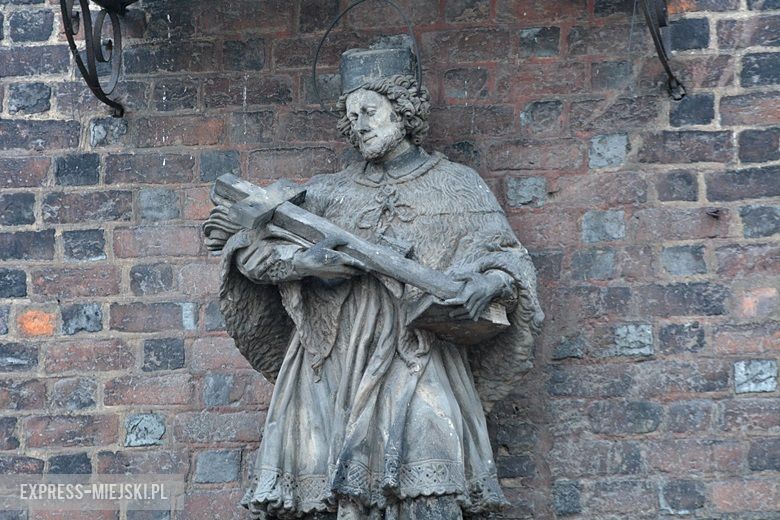 Figura św. Jana Nepomucena w Środzie Śląskiej