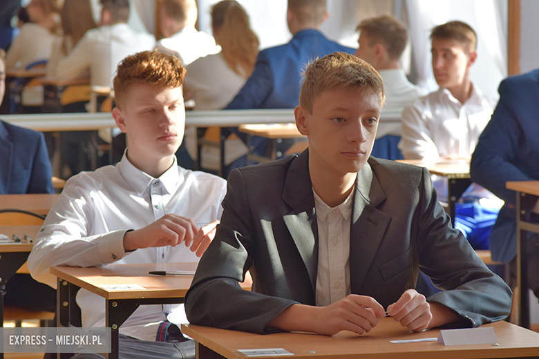 Gimnazjaliści pisli dzisiaj egzamin z części matematyczno-przyrodniczej