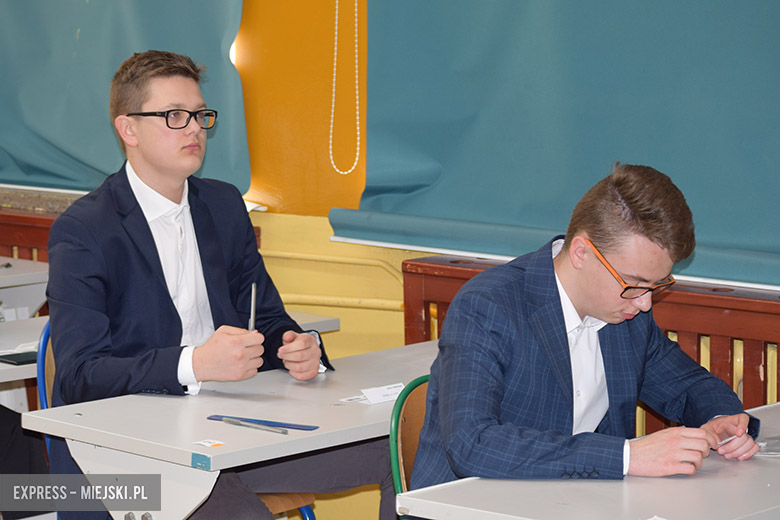 Gimnazjaliści pisli dzisiaj egzamin z części matematyczno-przyrodniczej