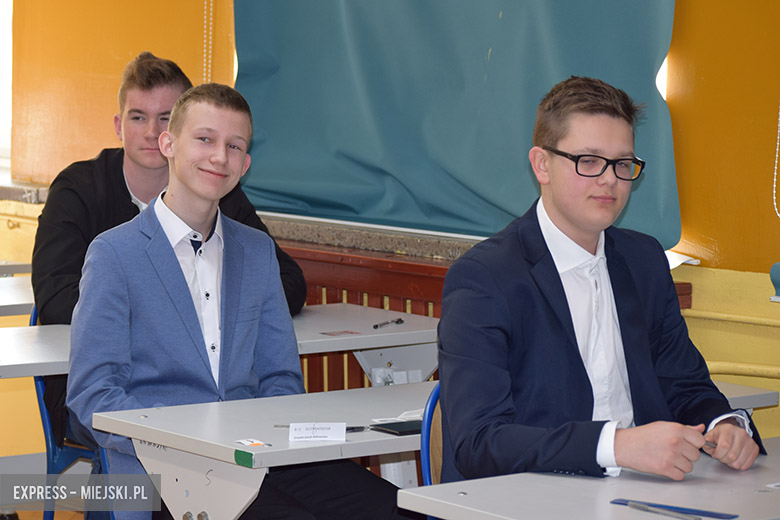Gimnazjaliści pisli dzisiaj egzamin z części matematyczno-przyrodniczej