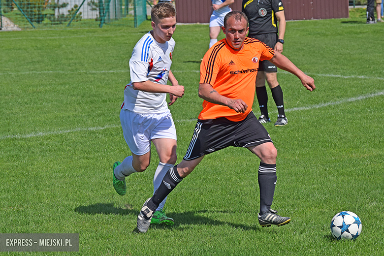 Pagel Komorniki - LKS Ciechów 4:4