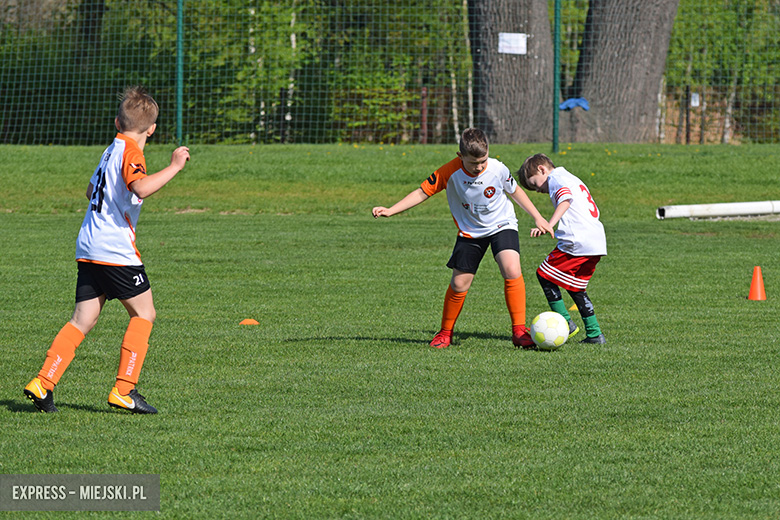 Ponad stu młodych zawodników rywalizowało w turnieju Schumacher Packaging Cup w Miękini