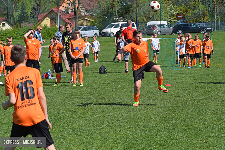 Ponad stu młodych zawodników rywalizowało w turnieju Schumacher Packaging Cup w Miękini