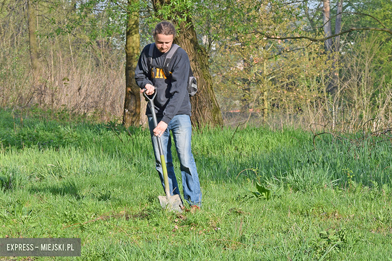 Sadzenie drzewek w Malczycach
