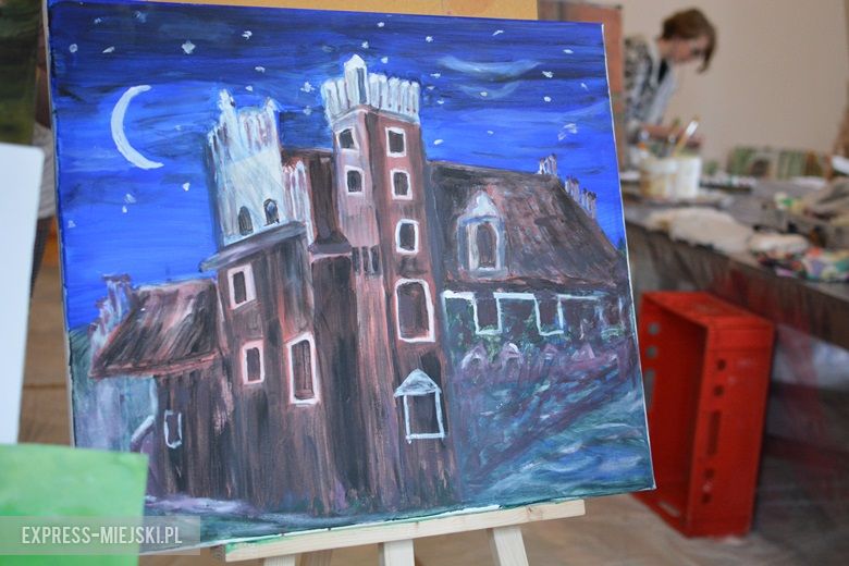 Prace kobiet nad obrazami w zamku w Wojnowicach