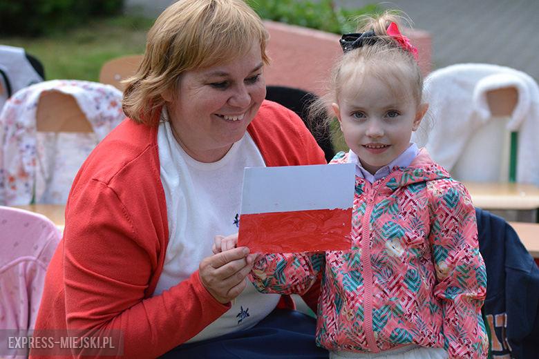 Święto Flagi i odzyskanie niepodległości w Przedszkolu pod Topolą