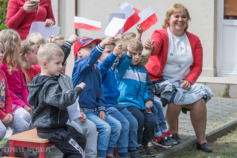 Święto Flagi i odzyskanie niepodległości w Przedszkolu pod Topolą