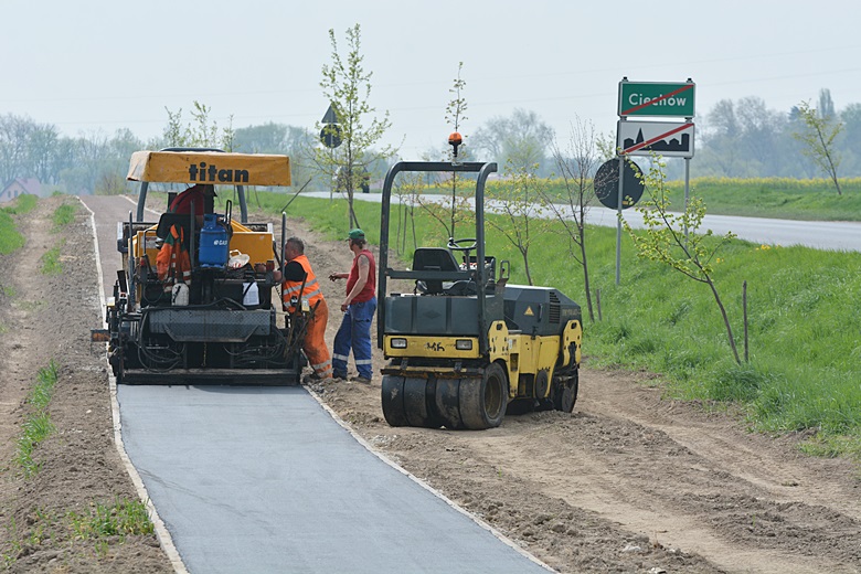 Budowa ścieżki rowerowej Cesarzowice-Ciechów