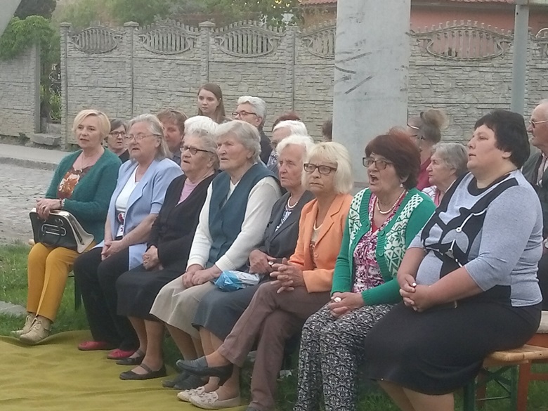 Poświęcenie nowej kapliczki w Jastrzębcach