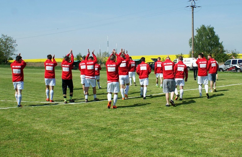 Nowe stroje piłkarzy z Ciechowa