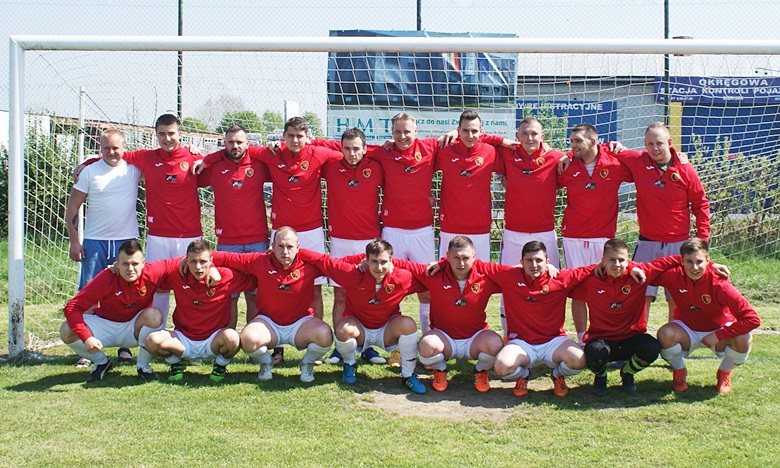 Nowe stroje piłkarzy z Ciechowa