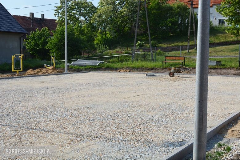 Plac budowy przy świetlicy wiejskiej w Krynicznie