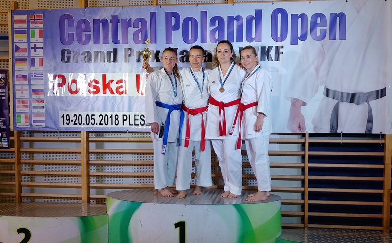 Młodzi karatecy na turnieju w Pleszewie