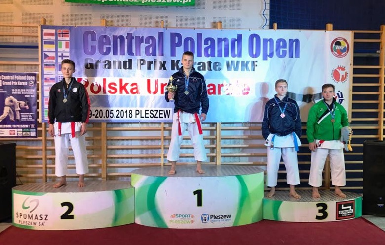 Młodzi karatecy na turnieju w Pleszewie