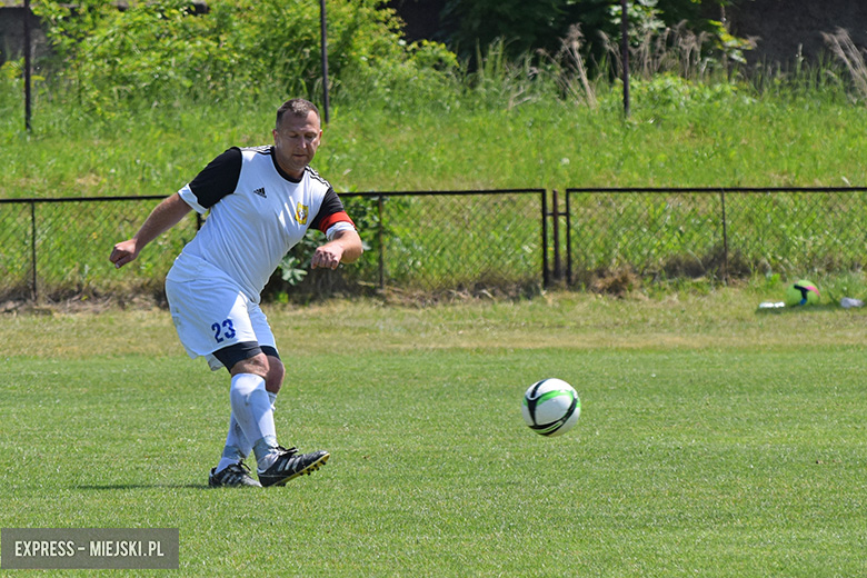 Tęcza Kwietno - Orzeł Pichorowice 6:0