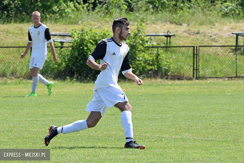 Tęcza Kwietno - Orzeł Pichorowice 6:0