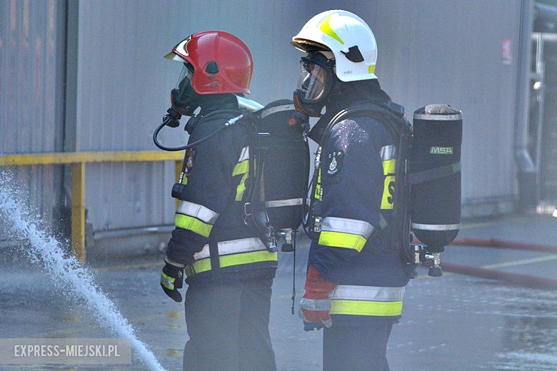 Ćwiczenia strażackie na strefie w Komornikach