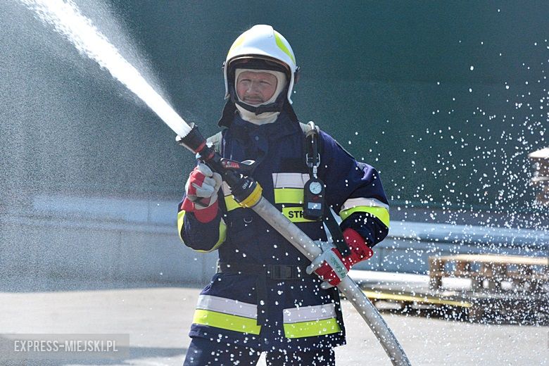 Ćwiczenia strażackie na strefie w Komornikach