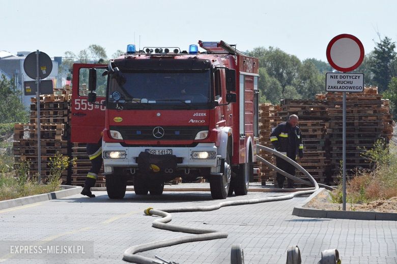 Ćwiczenia strażackie na strefie w Komornikach