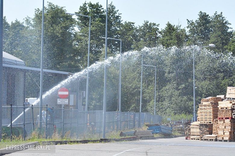 Ćwiczenia strażackie na strefie w Komornikach