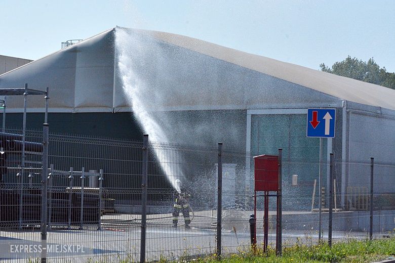 Ćwiczenia strażackie na strefie w Komornikach