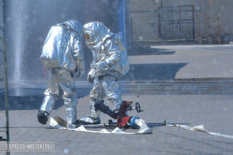 Ćwiczenia strażackie na strefie w Komornikach