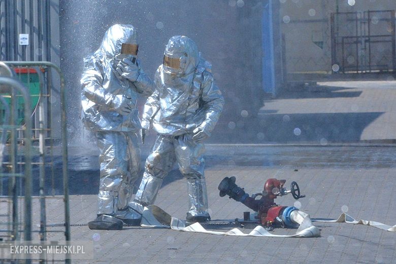 Ćwiczenia strażackie na strefie w Komornikach