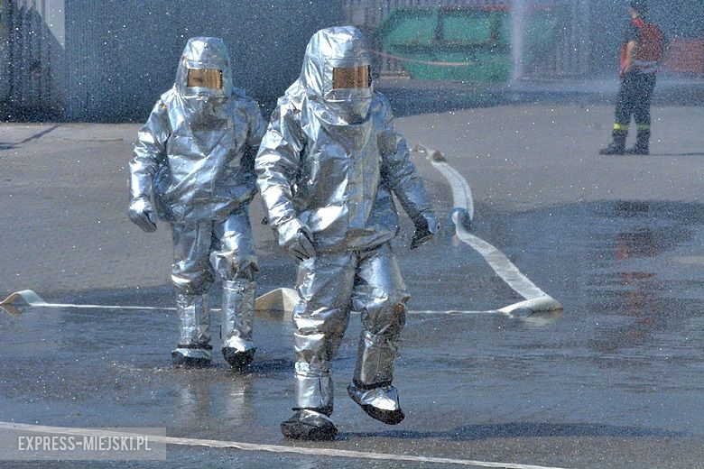 Ćwiczenia strażackie na strefie w Komornikach