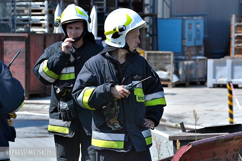 Ćwiczenia strażackie na strefie w Komornikach
